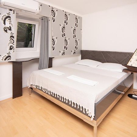 Stone Beach Apartments เปรชิโน ภายนอก รูปภาพ